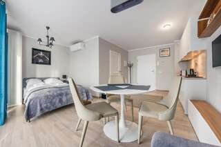 Апартаменты Apartamenty Sun & Snow Rezydencja Park Мельно Studio Apartment - 1 Orła Białego Street-5