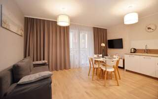 Апартаменты Apartamenty Sun & Snow Rezydencja Park Мельно One-Bedroom Apartment - 9 Orła Białego Street-2