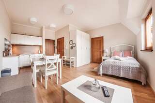 Апартаменты Apartamenty Sun & Snow Rezydencja Park Мельно Studio Apartment - 9 Orła Białego Street-4